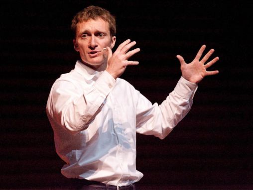 Click to play Damon Horowitz en appelle à un « système d'exploitation moral »
