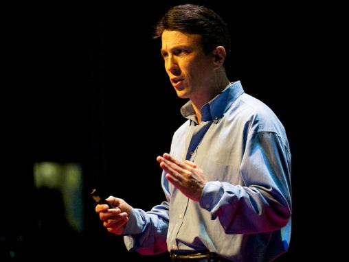 Click to play Daniel Kraft: Le futur de la médecine? Il y a une application pour ça