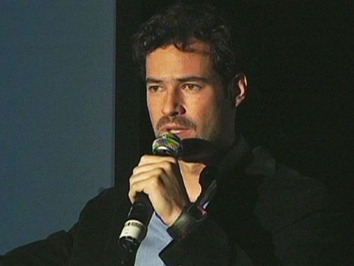 Click to play Emiliano Salinas : une réponse civique à la violence
