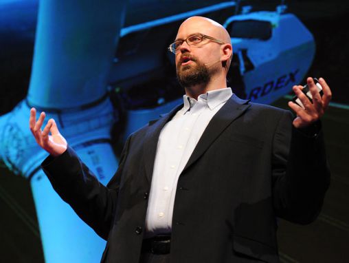 Click to play Alex Steffen: El futuro compartido de las ciudades