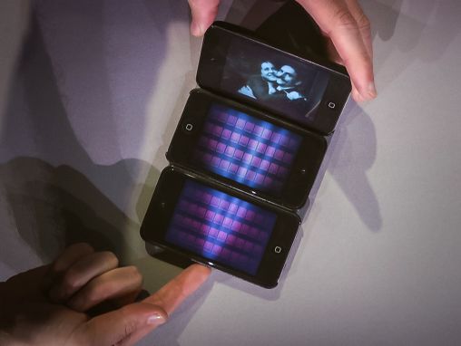 Click to play Marco Tempest: La magia de la verdad y la mentira (y de los iPods)