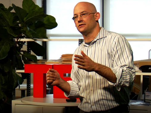 Click to play Clay Shirky: ¿Por qué SOPA es una mala idea?
