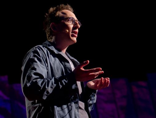 Click to play Jon Ronson : Des réponses étranges à un test pour psychopathes