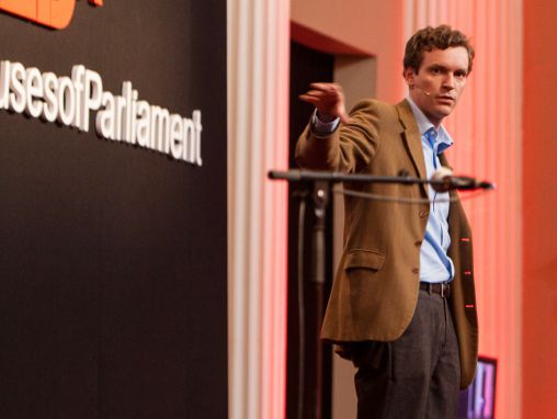 Click to play Mark Forsyth : Qu’est-ce qu’un « snollygoster » ? Une petite leçon de langage politique