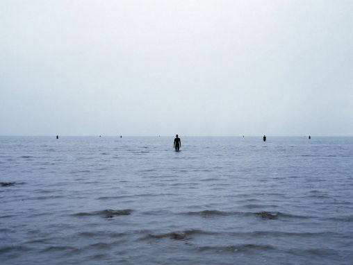 Click to play Antony Gormley : L'espace sculpté, au dedans et au dehors