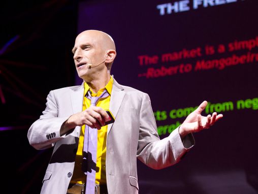 Click to play Robert Neuwirth : La puissance de l'économie informelle