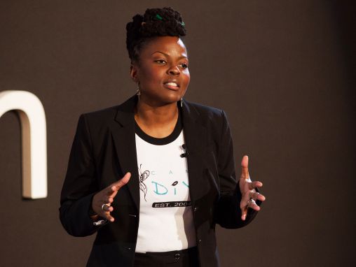 Click to play アンジェラ・パットン:父と娘のダンスパーティー…刑務所にて