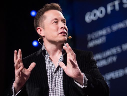 Click to play Elon Musk : L'homme derrière Tesla, SpaceX, SolarCity ...