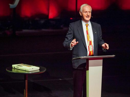 Click to play Ron McCallum: Comment la technologie m'a permis de lire