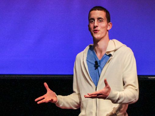 Click to play Kevin Breel: Confessions d'un comique dépressif