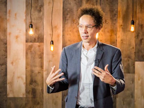 Click to play Malcolm Gladwell: L'autre histoire de David et Goliath