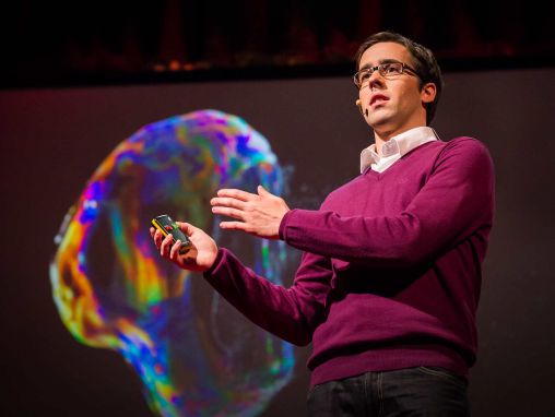 Click to play Fabian Oefner: Science psychédélique