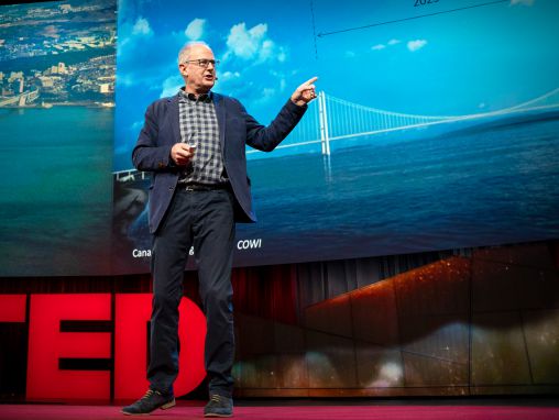 Click to play Ian Firth: Les ponts devraient être beaux