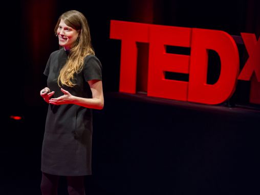 Click to play Anna Rothschild: Pourquoi faut-il aimer la science crade ?