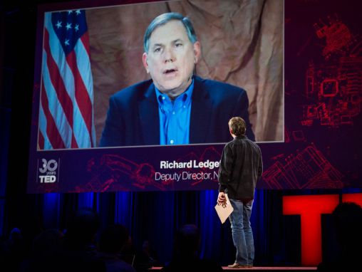 Click to play Richard Ledgett: La NSA responde a Edward Snowden