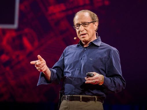 Click to play Ray Kurzweil: Prepárate para el pensamiento híbrido