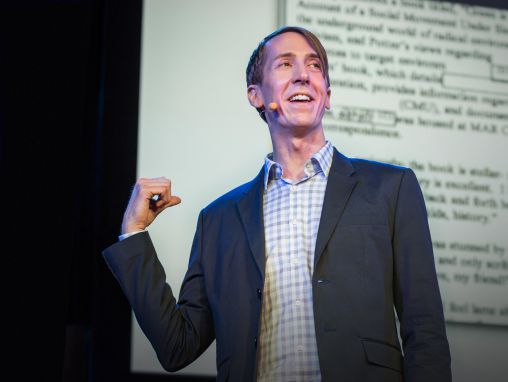 Click to play Will Potter: La impactante movida para criminalizar la protesta no violenta