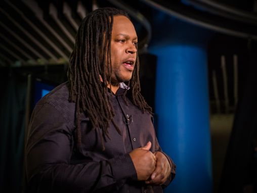 Click to play Shaka Senghor: Por qué tus peores delitos no te determinan