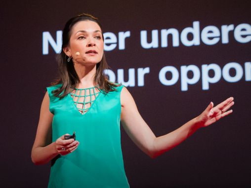Click to play Ilona Szabó de Carvalho: 4 leçons apprises pour m'être battue contre les drogues et les armes
