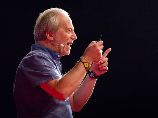 Click to play Mark Plotkin: Ce que les gens de la forêt amazonienne savent et ce que nous ignorons