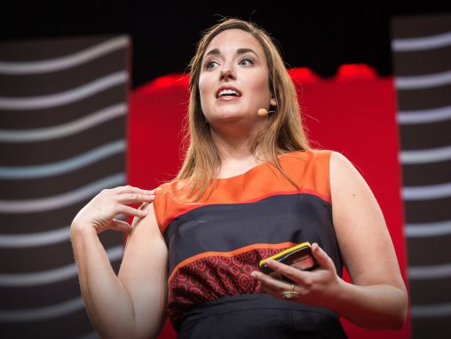 Click to play Chelsea Shields: Comment je travaille pour changer les choses au sein de mon église