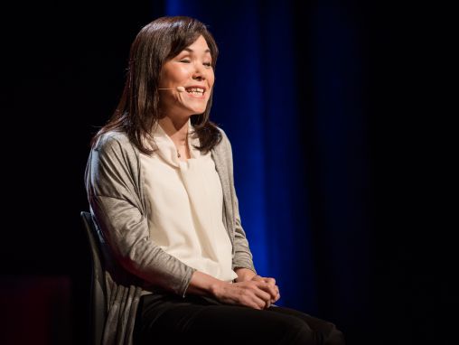 Click to play Chieko Asakawa: Comment les nouvelles technologies peuvent aider les personnes aveugles à explorer le monde