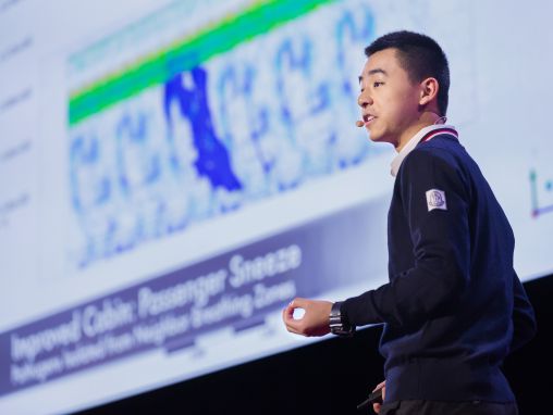 Click to play Raymond Wang: Comment les germes voyagent en avion -- et comment nous pouvons les arrêter