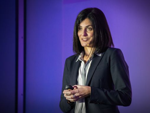 Click to play Tania Simoncelli: Como desafié a la industria de patentes de genes… y gané