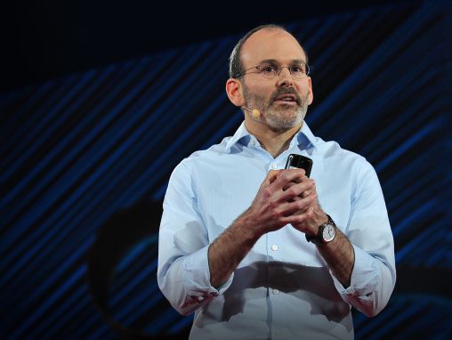 Click to play Judson Brewer: Una manera simple de dejar un mal hábito