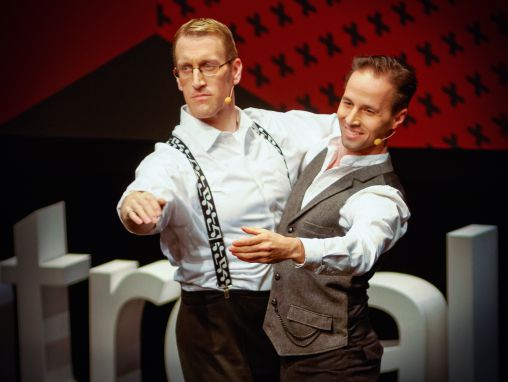 Click to play Trevor Copp, Jeff Fox: El baile de salón que desarticula los roles de género