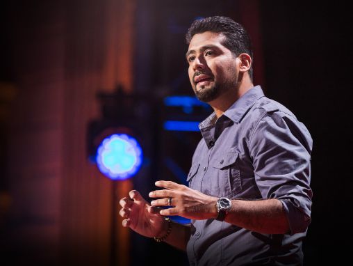 Click to play Victor Rios: Víctor Ríos habla en TED Talks Live