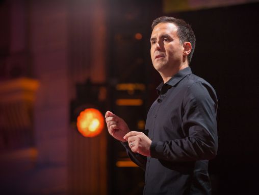 Click to play Héctor García: Entrenamos soldados para la guerra, démosle entrenamiento para volver a casa también