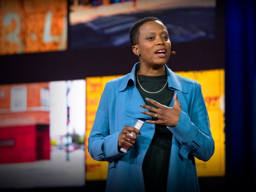 Click to play Amanda Williams: Por qué convertí los hogares abandonados de Chicago en arte