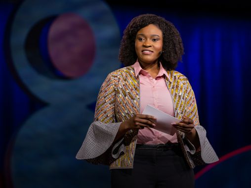 Click to play Farida Nabourema: Votre pays risque-t-il de devenir une dictature ? Voici comment le savoir