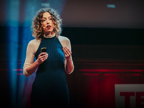 Click to play Marjan van Aubel: El bello futuro de la energía solar