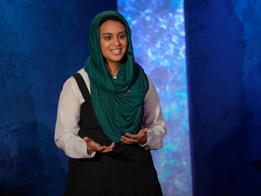 Click to play Rana Abdelhamid: Tres lecciones para empezar un movimiento pionero de autodefensa