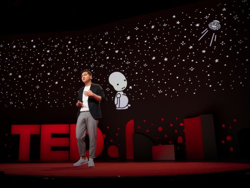 Click to play जॉनी सन: आप अपने अकेलेपन में अकेले नहीं हैं