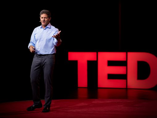 Click to play निक हैनौर: पूंजीवाद का गंदा रहस्य - और आगे एक नयी राह