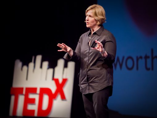 Click to play Brene Brown: Bulnerabilitatearen indarra"