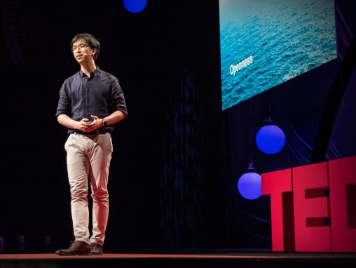Click to play Raymond Tang: Soyez humble et autres leçons issues de la philosophie de l'eau