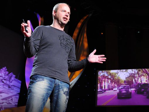 Click to play Sebastian Thrun: Ökumannslausi bíll Google