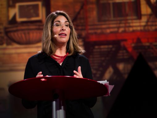Click to play Naomi Klein: Comment des événements choquants peuvent susciter un changement positif