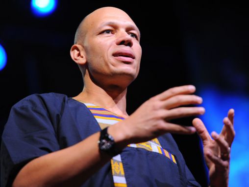 Jareth Merz: Filmant la démocracie au Ghana