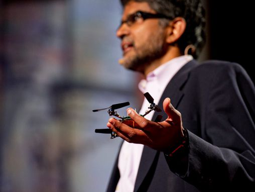 Click to play Vijay Kumar: Robots die vliegen ... en samenwerken