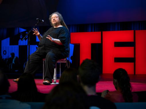 Click to play Jaron Lanier: Cómo necesitamos rehacer internet