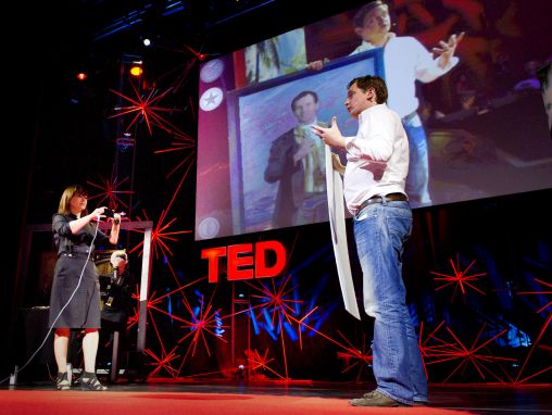 Matt Mills : Reconnaissance d’images qui déclenche de la réalité augmentée