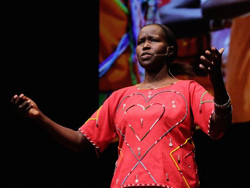 Click to play كاكينيا نتاييا: فتاة طالبت بمدرسة