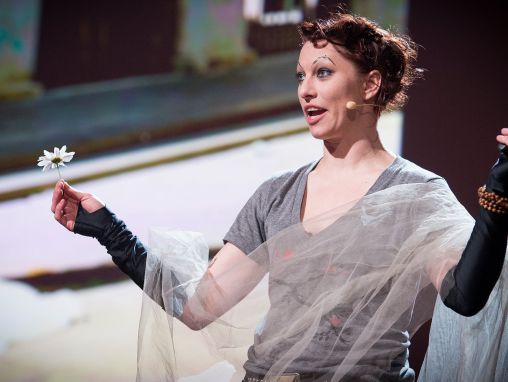 Click to play Amanda Palmer: La arto peti