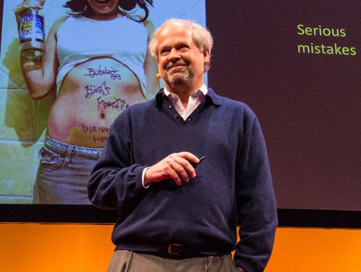 Click to play Juan Enriquez: La vostra vita online, permanente come un tatuaggio