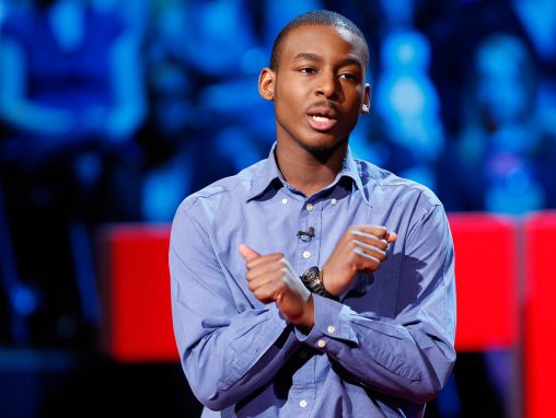 Click to play Malcolm London: “Il liceo è un campo di addestramento”